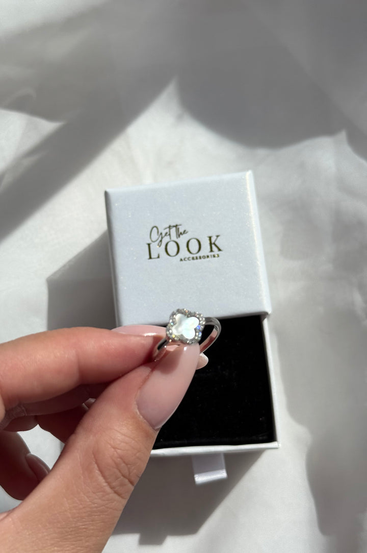 Luxe Clover Ring - Silver & MOP