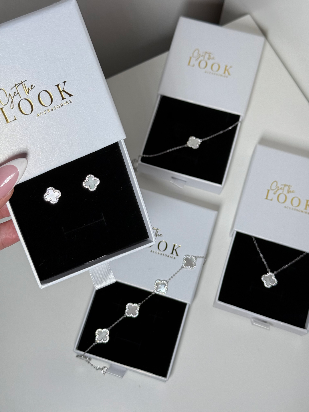 Luxe Clover Necklace - Silver & MOP