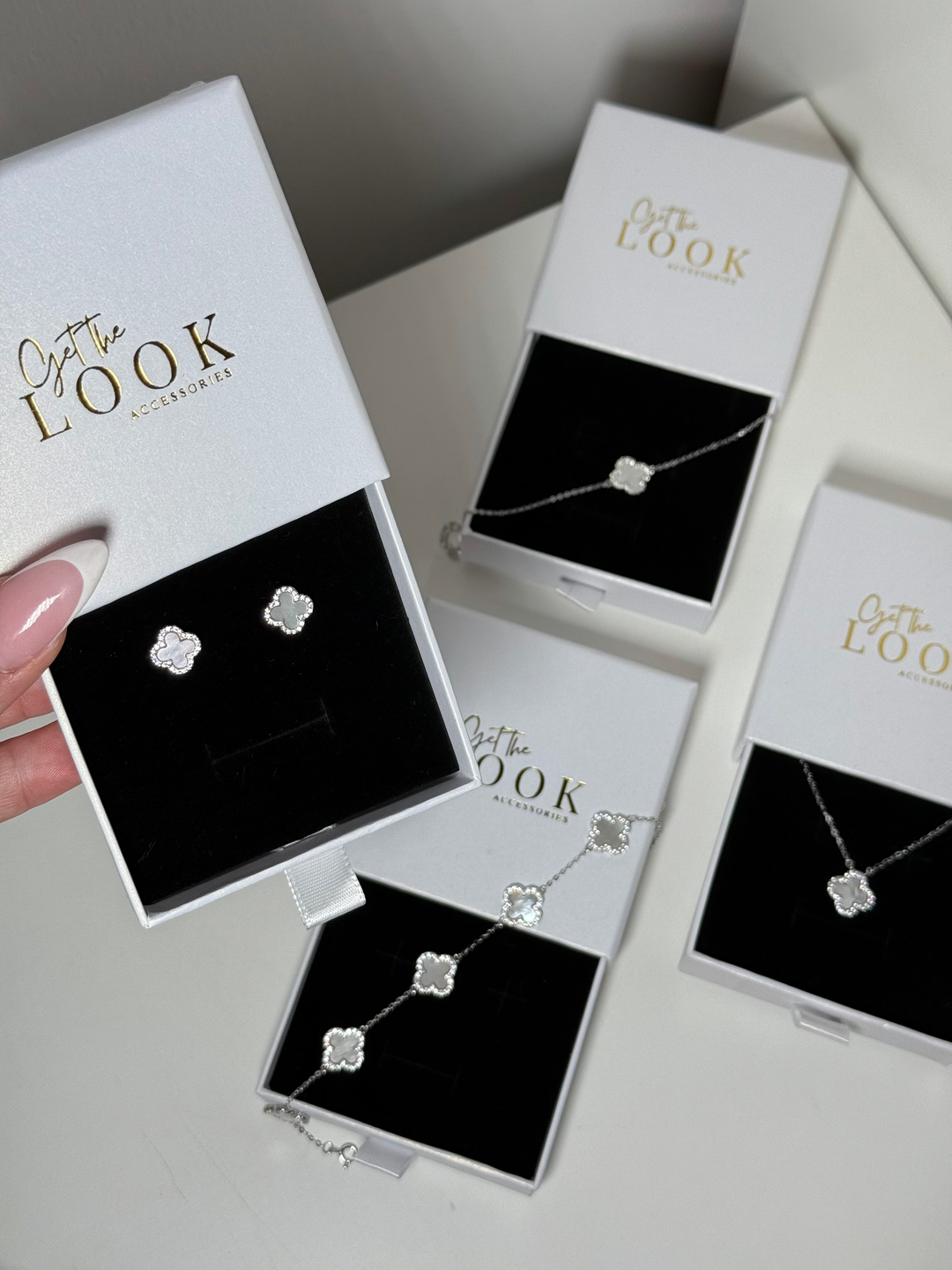 Luxe Clover Stud Earrings - Silver & MOP